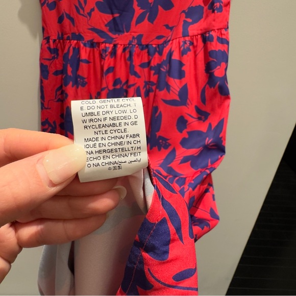 NWOT- Pink and Purple Floral Flutter Sleeve Tier Ruffle Midi Dress Size M - Picture 10 of 10